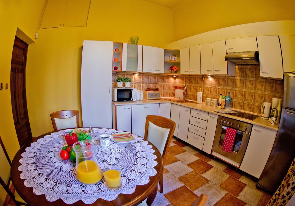 Best Location To Explore Krakow Spacious 105M2 الغرفة الصورة